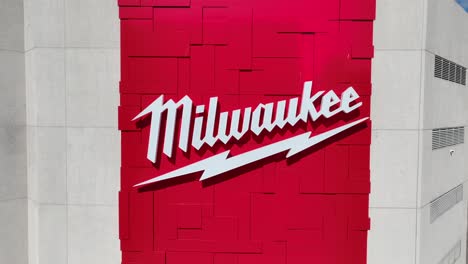 Milwaukee-Tools-sign