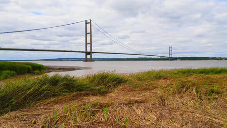 A-drone-perspective:-Humber-Bridge,-12th-largest-single-span