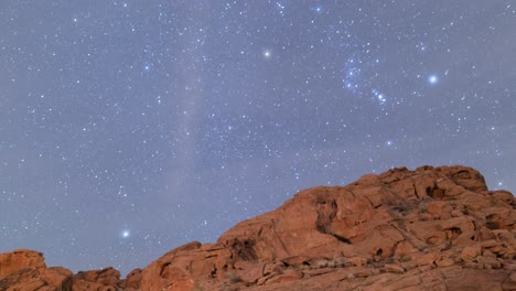 Erstaunlicher-Nächtlicher-Astraler-Zeitraffer-Im-Valley-Of-Fire-State-Park,-Nevada