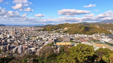 Blick-über-Die-Skyline-Und-Die-Hügel-Von-Matsuyama