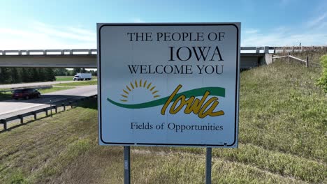 Willkommen-Im-Straßenschild-Von-Iowa