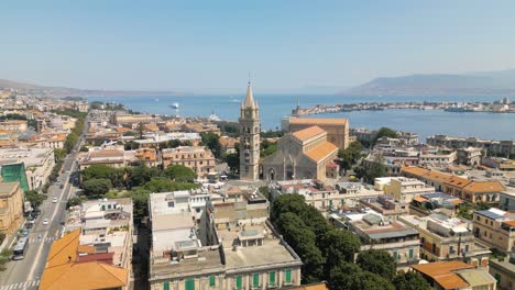 Beautiful-Establishing-Shot-of-Messina-Cathedral-and-Main-Piazza