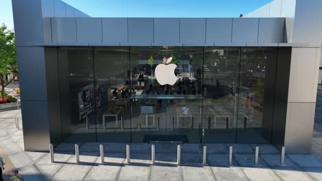 Außenansicht-Des-Apple-Stores