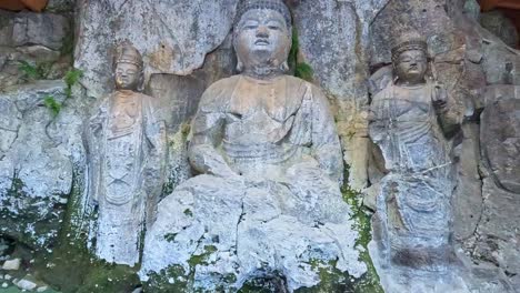 Los-Budas-De-Piedra-De-Usuki-Son-Un-Conjunto-De-Esculturas-Talladas-En-Roca-Durante-El-Siglo-XII-En-Usuki,-Japón.