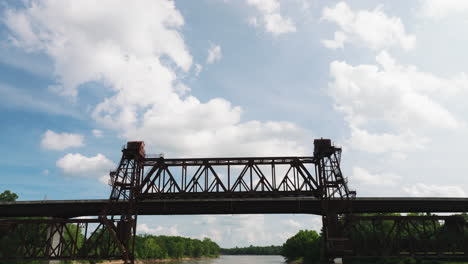 Old-Railroad-Bridge-Across-White-River-In-De-Valls-Bluff,-Arkansas,-USA
