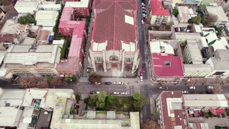 Vogelperspektive-Zur-Errichtung-Der-Erlöserbasilika-Im-Gotischen-Stil,-Innenstadt-Von-Santiago,-Chile