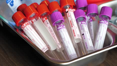 blood-collection-tubes,-batch-of-unused-specimen-collection-tubes,-red-caps-and-purple-cap,-blood-tubes,-blood-donor
