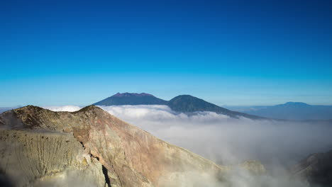 Mount-Ijen-active-volcano