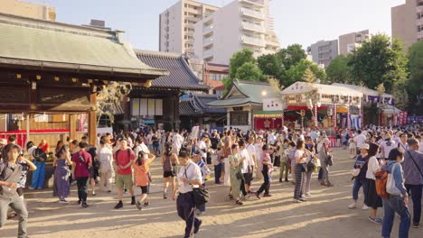Summer-Festival-in-Japan,-Tenjin-Matsuri-at-Tenmangu-Shrine