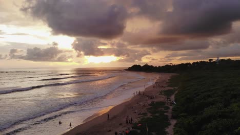 Magischer-Sonnenuntergang-über-Dem-Strand-In-Nosara,-Costa-Rica