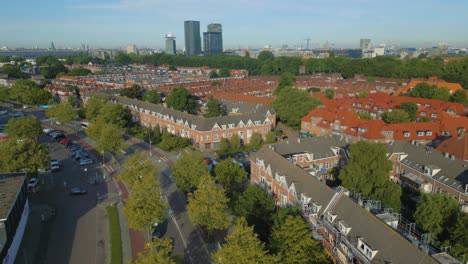 Himmelslandschaft-Der-Stadt-Amsterdam-Noord-Mit-Dem-Sozialviertel-Vogelbuurt,-Teil-2-Von-3