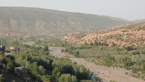 Landschaft-Von-Dörfern-Und-Hügeln-Rund-Um-Den-Hohen-Atlas,-Marokko