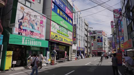 Calle-Anime-De-La-Ciudad-Denden-Nipponbashi-En-Osaka