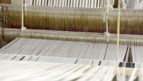 Indian-traditional-handloom-wooden-weaving-machine