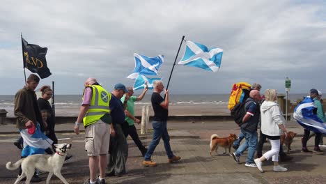 Pro-Scottish-Independence-marchers-with-their-dogs-in-Ayr