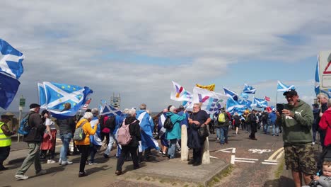 People-marching-for-Scottish-Independence-on-a-windy-day