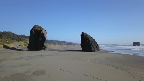 4k-FPV-Oregon-Coast-Highway-101,-Viewpoint-rock-formations
