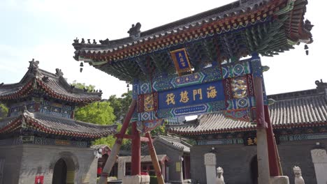 ancient-Chinese-temple-buildings-surrounded-by-modern-city