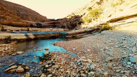 Ein-Fluss-Mitten-In-Der-Sahara,-Algerien,-Biskra