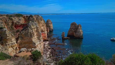 People-in-boats-enjoying-the-delights-of-the-Atlantic-Ocean-on-the-Algarve-coast