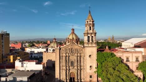 Drone-Footage-Of-The-\"templo-De-Nuestra-Señora-Del-Carmen\"-In-San-Luis-Potosí,-México