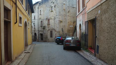 Casas-Antiguas-En-La-Ciudad-Medieval-De-Spoleto-En-Umbría,-Italia.