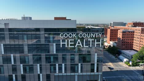 Cook-County-Health-medical-center-in-downtown-Chicago,-Illinois