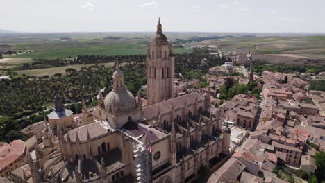 Panoramic-view-of-renovation-at-Segovia-Cathedral,-Spain
