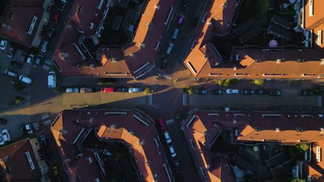 Top-shot-aerial-of-orange-rooftops-in-folk-Amsterdam-neighbourhood-Vogelbuurt