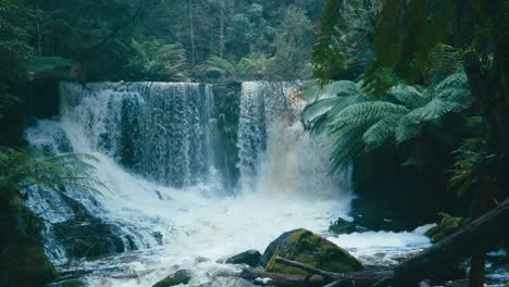 Beautiful-waterfall-in-tropical-reainforest