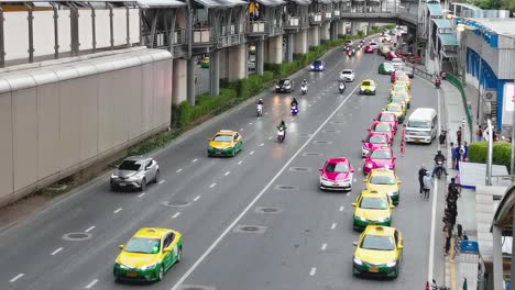 Taxi's-Line-the-Road-Waiting-for-Passengers-at-Lat-Phrao-in-Bangkok