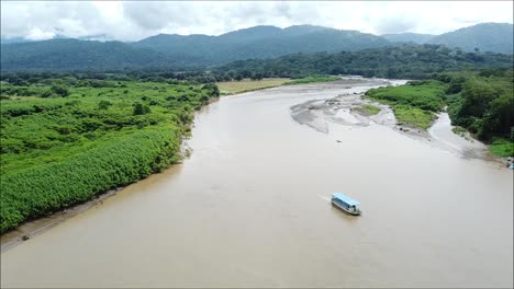Mangroven,-Boot-Im-Tropischen-Fluss,-Tarcoles-Costa-Rica,-Puntarenas