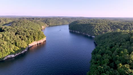 Luftstoß-Entlang-Des-Gauley-River-Am-Summersville-Lake-In-West-Virginia