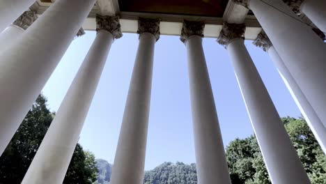 columns-and-pillars-at-state-capital-in-charleston-west-virginia
