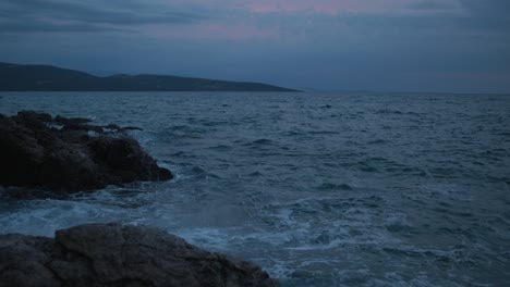 Meerwasserwellen-Im-Sonnenuntergang