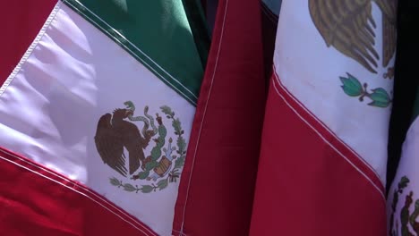 Mexican-flags-being-sold-for-the-Independence-holidays
