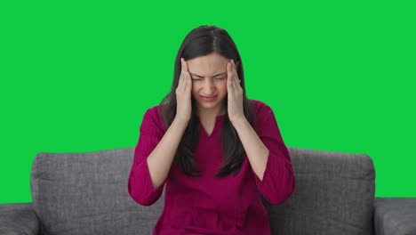 Kranke-Indische-Frau,-Die-Unter-Kopfschmerzen-Leidet,-Grüner-Bildschirm