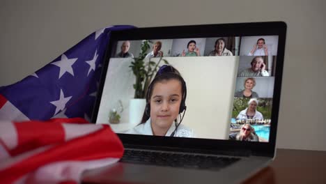 Laptop,-Flagge-USA,-Chat-Konferenzen-Online