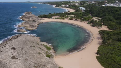Tropical-beach-in-bay-of-northern-Puerto-Rico