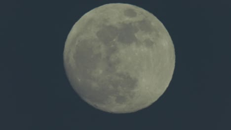 Full-moon-in-night-sky