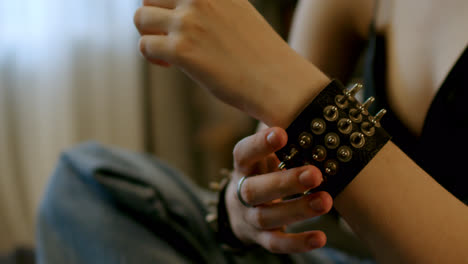 Close-up-view-of-a-girl-wrist