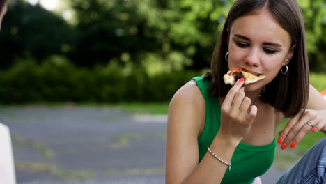 Teen-girl-having-lunch-outdoors