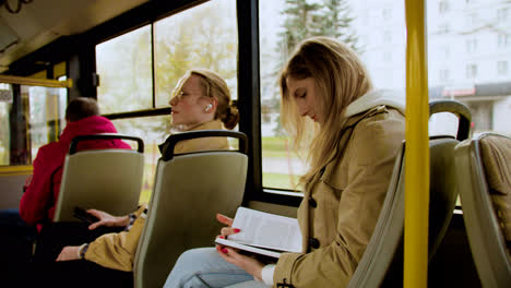 Young-people-sitting-in-the-bus