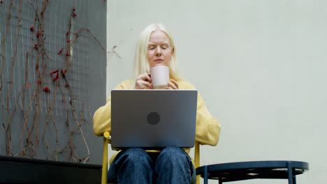 Woman-using-laptop