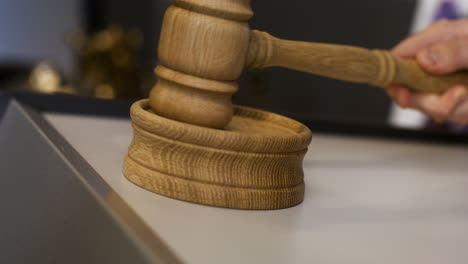 Close-up-of-gavel-on-lectern