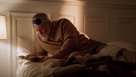 Old-man-with-sleeping-mask