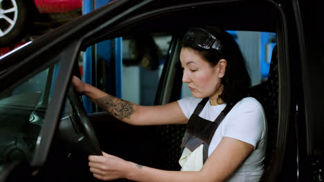 Woman-working-in-a-car