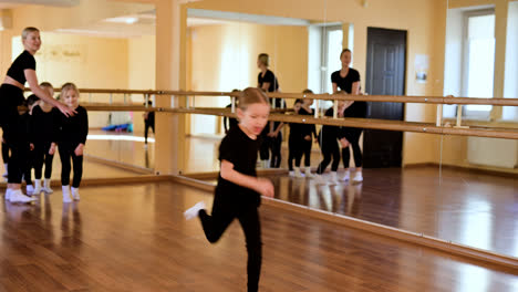 Teacher-and-pupils-in-dance-classic-class