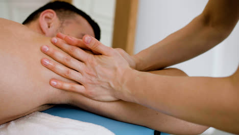 Man-receiving-a-massage