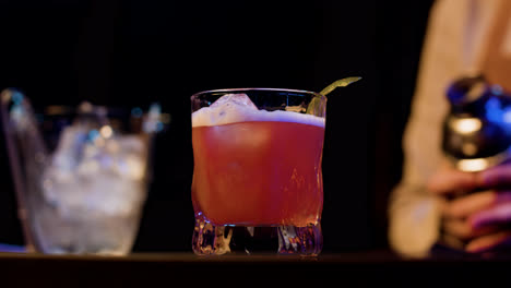 Cocktail-In-Der-Theke